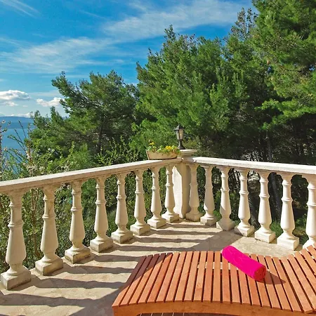 4 Bedroom Lovely In Holiday home *