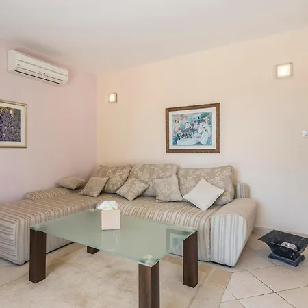4 Bedroom Lovely In *