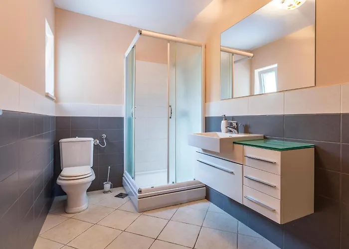 4 Bedroom Cozy In Kutleša