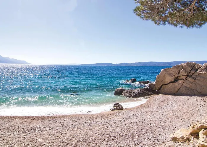 4 Bedroom Cozy In Casa de Férias *